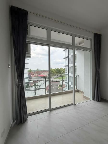 Servis Apartment untuk Disewa di THE SENAI GARDEN (PANGSAPURI IMPIAN SENAI) - SJ CHAN - Balcony - PropertyGuru.com.my