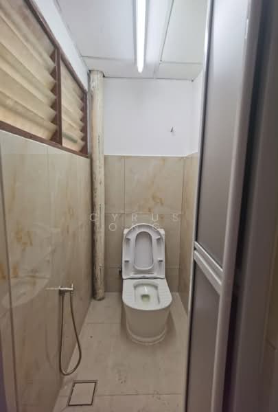 Kilang untuk Disewa di Kepong (Selangor) - Cyrus Ong - Bathroom - PropertyGuru.com.my