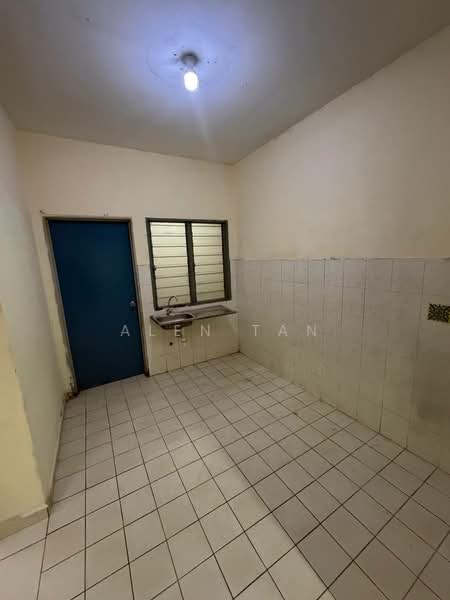 Pangsapuri untuk Disewa di Bandar Baru Uda - Alen Tan - Kitchen - PropertyGuru.com.my
