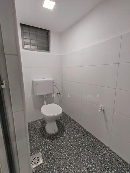 Rumah Teres 2 Tingkat untuk Dijual di Taman Titiwangsa (Kluang) - Shanel Tee - Bathroom - PropertyGuru.com.my