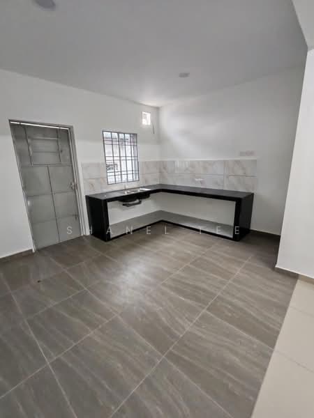 Rumah Teres 2 Tingkat untuk Dijual di Taman Titiwangsa (Kluang) - Shanel Tee - Kitchen - PropertyGuru.com.my