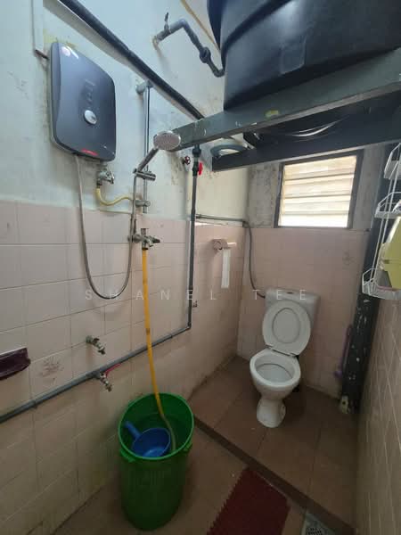 Rumah Teres 2 Tingkat untuk Disewa di Taman Kluang Barat (Kluang) - Shanel Tee - Bathroom - PropertyGuru.com.my