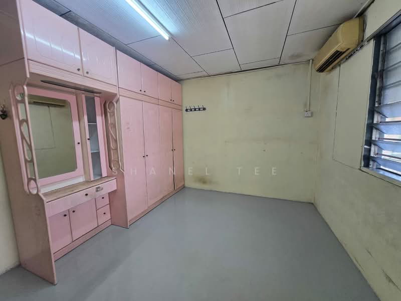 Rumah Teres 2 Tingkat untuk Disewa di Taman Kluang Barat (Kluang) - Shanel Tee - Bedroom - PropertyGuru.com.my