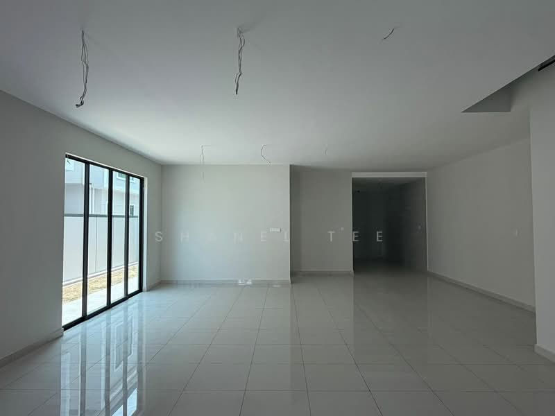 Rumah Kluster untuk Dijual di Taman Tasik Indah (Kluang) - Shanel Tee - Living Room - PropertyGuru.com.my