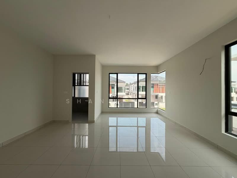 Rumah Kluster untuk Dijual di Taman Tasik Indah (Kluang) - Shanel Tee - Living Room - PropertyGuru.com.my
