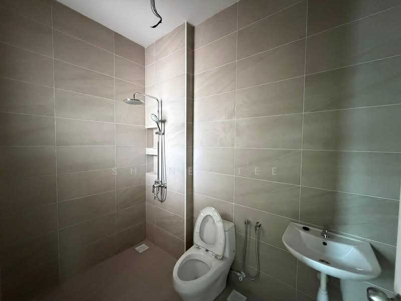 Rumah Kluster untuk Dijual di Taman Tasik Indah (Kluang) - Shanel Tee - Bathroom - PropertyGuru.com.my