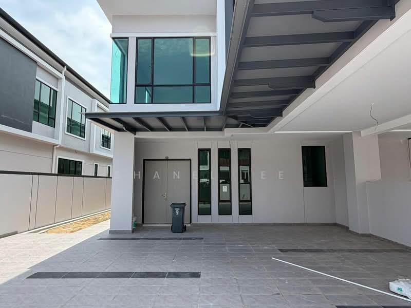 Rumah Kluster untuk Dijual di Taman Tasik Indah (Kluang) - Shanel Tee - Exterior - PropertyGuru.com.my