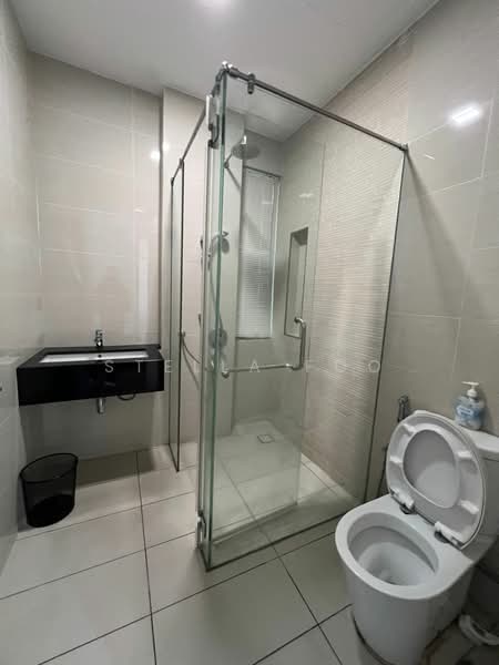 Servis Apartment untuk Disewa di Sapphire Paradigm - Stella Foo - Bathroom - PropertyGuru.com.my