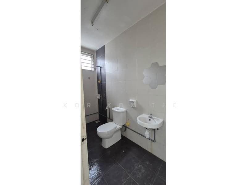Rumah Bandar untuk Disewa di Jenjarom (Selangor) - Kor Kok Tee - Bathroom - PropertyGuru.com.my