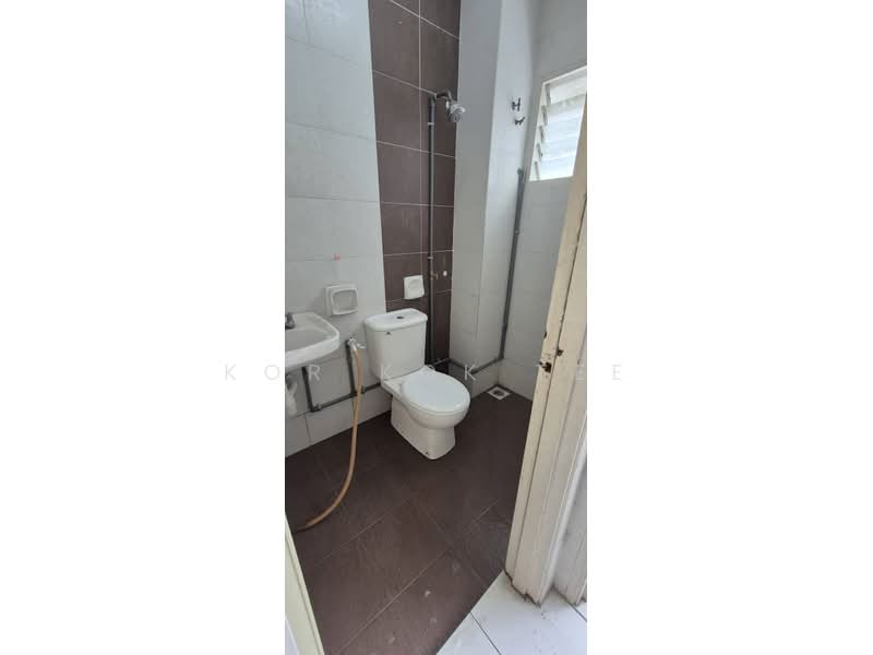 Rumah Bandar untuk Disewa di Jenjarom (Selangor) - Kor Kok Tee - Bathroom - PropertyGuru.com.my