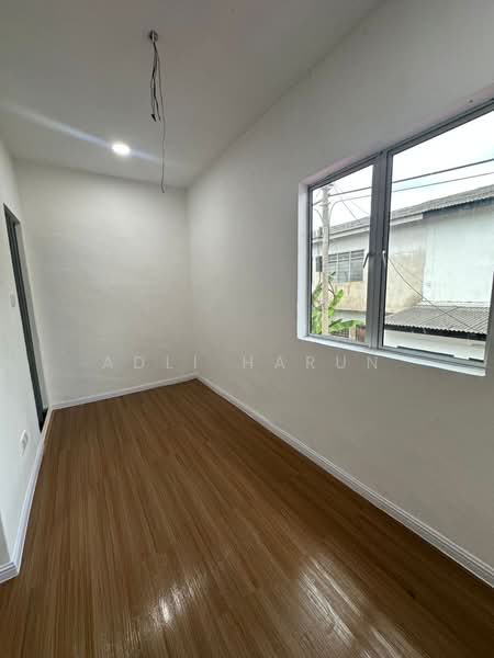 Rumah Teres 2 Tingkat untuk Dijual di Sri Lalang (Kluang) - Adli Harun - PropertyGuru.com.my
