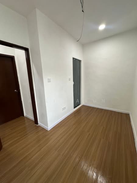 Rumah Teres 2 Tingkat untuk Dijual di Sri Lalang (Kluang) - Adli Harun - PropertyGuru.com.my