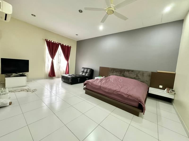 Rumah Teres 2 Tingkat untuk Dijual di Setia Tropika (Johor Bahru) - Betty Ng - PropertyGuru.com.my