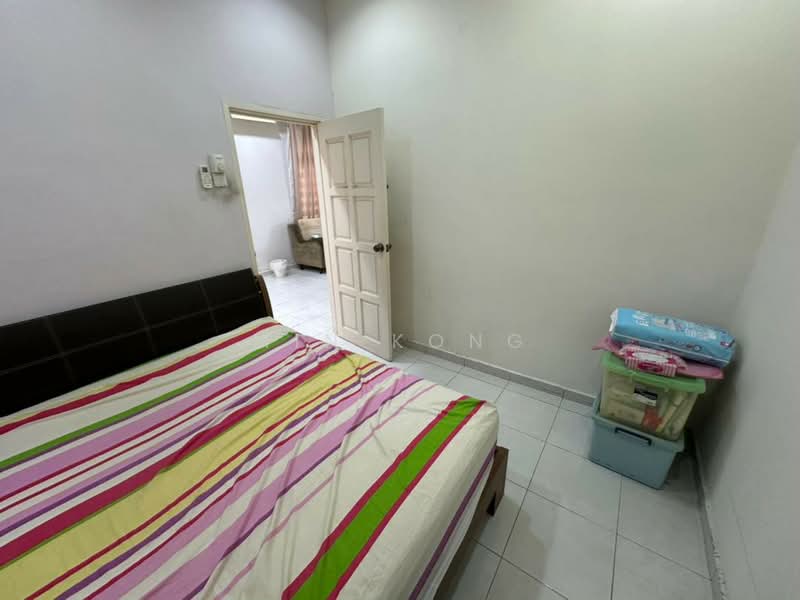 1-storey Terraced House for Rent in Taman JP Perdana (Johor Bahru) - Min Kong - Bedroom - PropertyGuru.com.my
