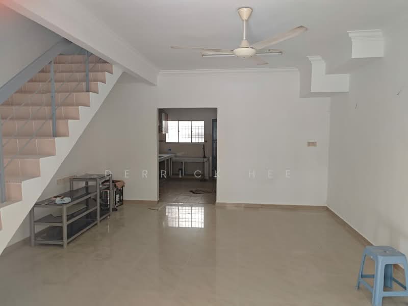 2-storey Terraced House for Rent in Wangsa Maju (Kuala Lumpur) - Derrick Hee - Living Room - PropertyGuru.com.my