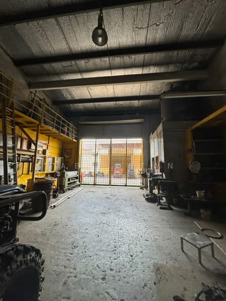 Factory for Rent in Taman Perindustrian Taming Jaya (Balakong) - Tabber Tan - Interior - PropertyGuru.com.my