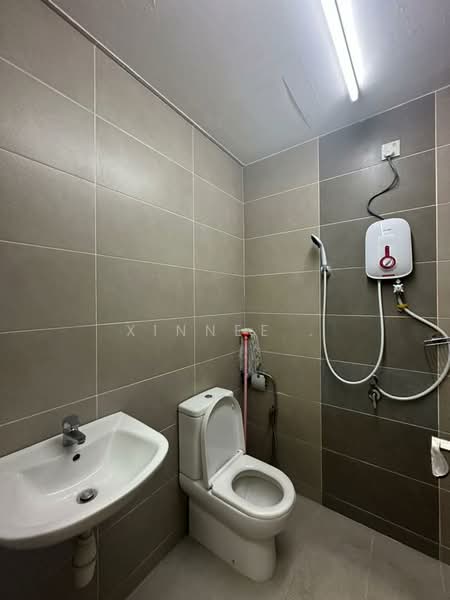 Servis Apartment untuk Disewa di Summerton - Xinnee . - Bathroom - PropertyGuru.com.my