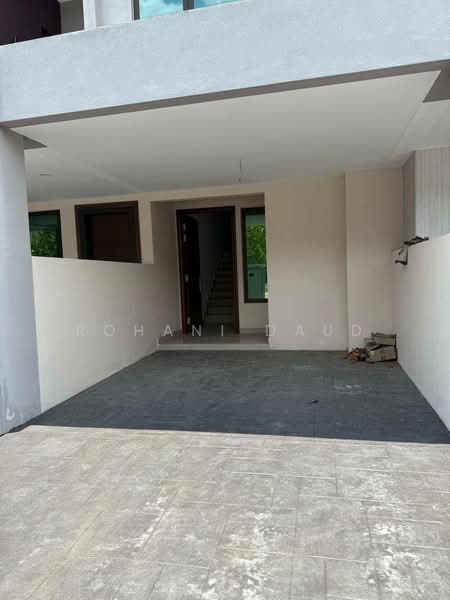 Townhouse for Rent in Bandar Puteri Bangi (Bangi) - Rohani Daud - Exterior - PropertyGuru.com.my