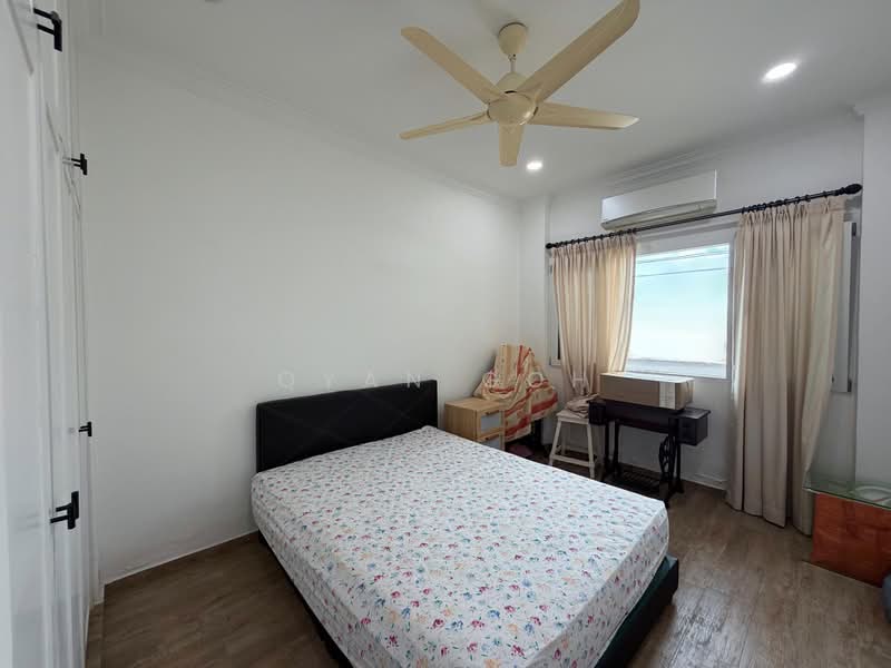 Rumah Berkembar untuk Dijual di Taman Green Lane (Jelutong) - Qyan Goh - Bedroom - PropertyGuru.com.my