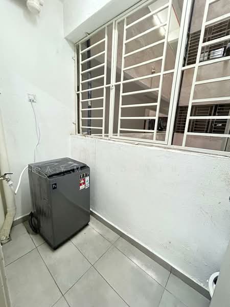 Condominium for Rent at Residensi Laguna (Sunway Belvedere) - Raymond Ling - Balcony - PropertyGuru.com.my