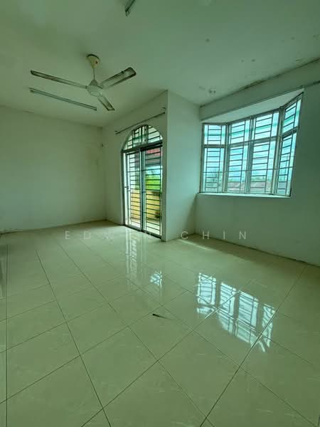 Rumah Teres 2 Tingkat untuk Dijual di Taman Seri Semeling (Bedong) - Edwin Chin - Living Room - PropertyGuru.com.my