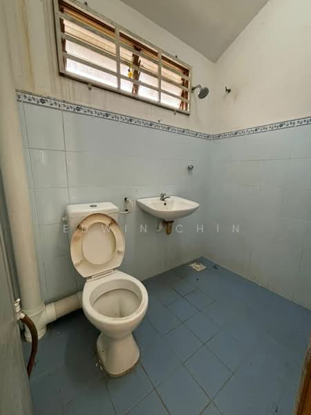 Rumah Teres 2 Tingkat untuk Dijual di Taman Seri Semeling (Bedong) - Edwin Chin - Bathroom - PropertyGuru.com.my