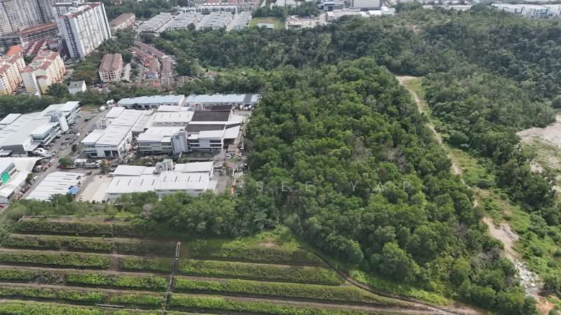 Factory for Sale in Taman Perindustrian Bukit Serdang (Seri Kembangan) - Suet See Yap - Exterior - PropertyGuru.com.my