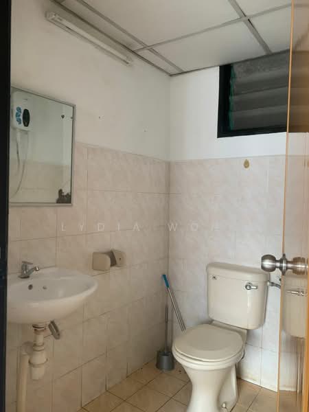 Apartment for Rent at Vista Pinggiran Apartment - Lydia Wong - Bathroom - PropertyGuru.com.my