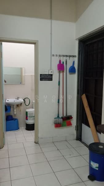Rumah Teres 2 Tingkat untuk Disewa di Taman Mount Austin (Tebrau) - Edmond Tang - Bathroom - PropertyGuru.com.my