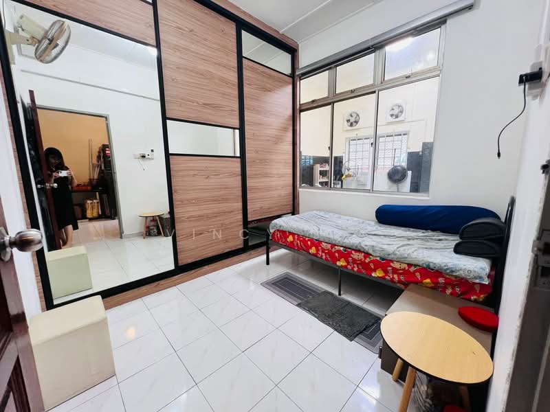 1-storey Terraced House for Sale in Taman Universiti (Skudai) - Vincy Sia - Bedroom - PropertyGuru.com.my