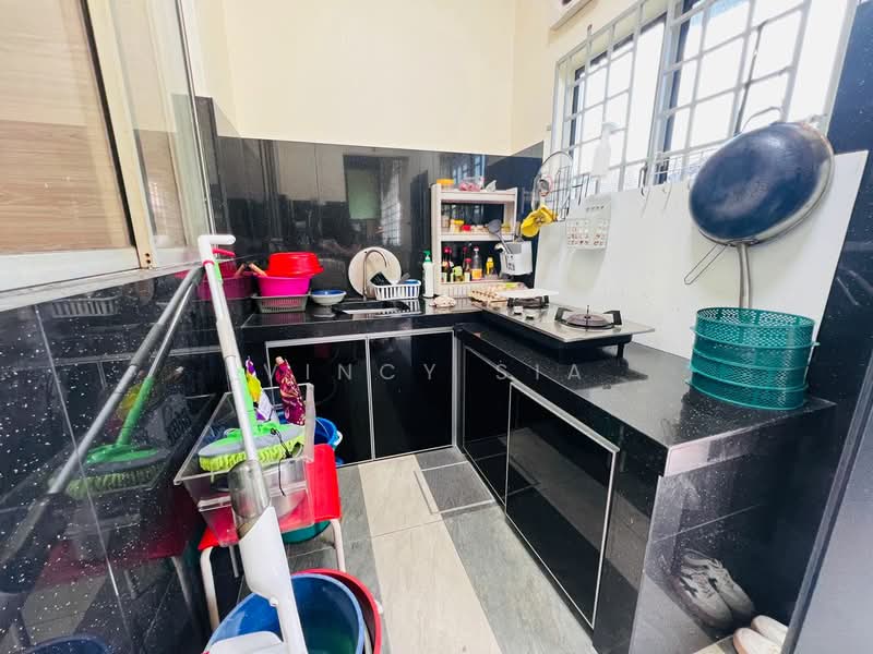 Rumah Teres 1 Tingkat untuk Dijual di Taman Universiti (Skudai) - Vincy Sia - Kitchen - PropertyGuru.com.my