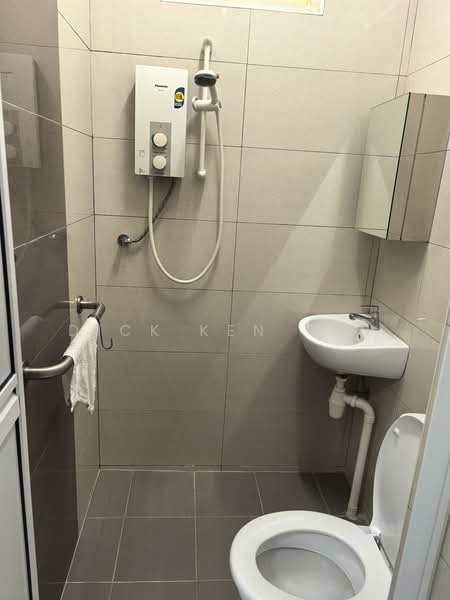 Kondominium untuk Disewa di Jay Series (Greenlane Heights Block J) - Dick Ken Tan - Bathroom - PropertyGuru.com.my
