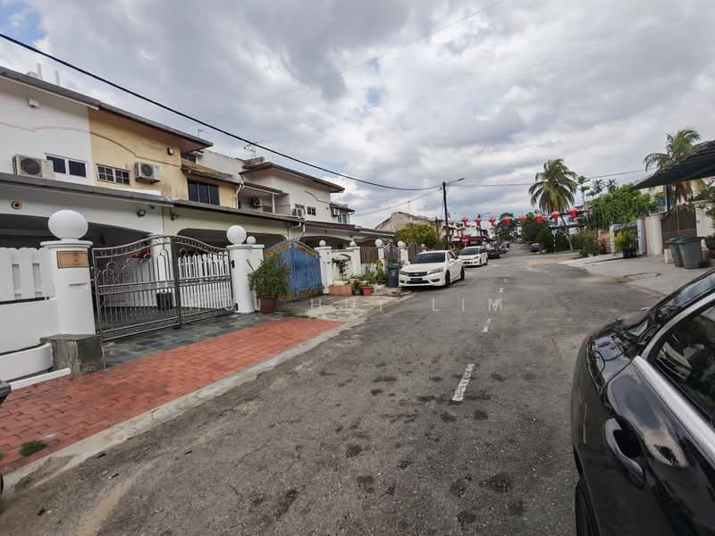 2-storey Terraced House for Sale in Taman Skudai Baru (Skudai) - Hui Hui Lim - Exterior - PropertyGuru.com.my