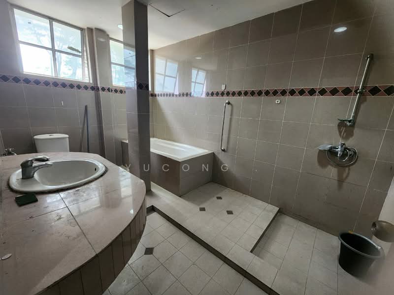 Rumah Banglo untuk Dijual di Kampung Mohd Amin (Johor Bahru) - Yucong . - Bathroom - PropertyGuru.com.my