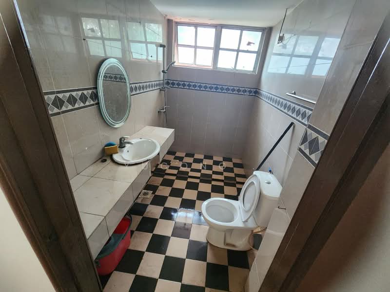 Rumah Banglo untuk Dijual di Kampung Mohd Amin (Johor Bahru) - Yucong . - Bathroom - PropertyGuru.com.my