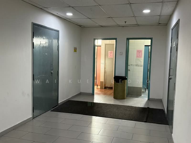 Office for Sale in Ampang (Kuala Lumpur) - Wai Kuen Leong - Corridor - PropertyGuru.com.my