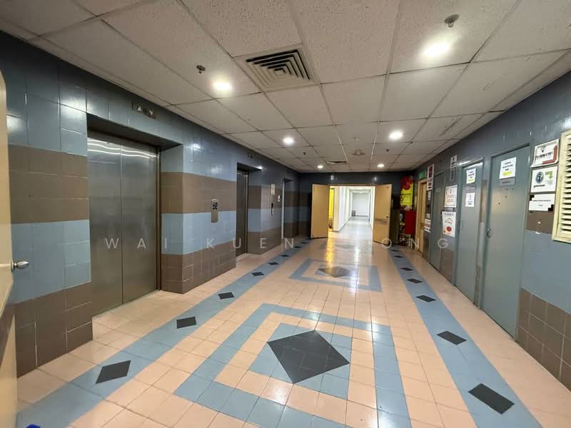 Office for Sale in Ampang (Kuala Lumpur) - Wai Kuen Leong - Corridor - PropertyGuru.com.my