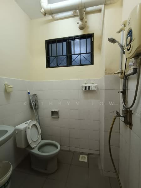 Condominium for Sale at Sri Pelangi Condominiums - Kathryn Low - Bathroom - PropertyGuru.com.my