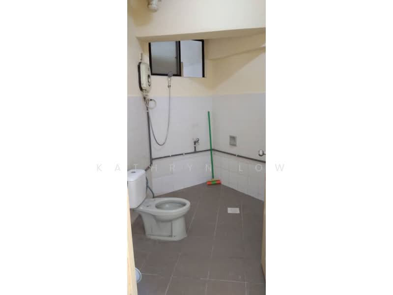 Condominium for Sale at Sri Pelangi Condominiums - Kathryn Low - Bathroom - PropertyGuru.com.my