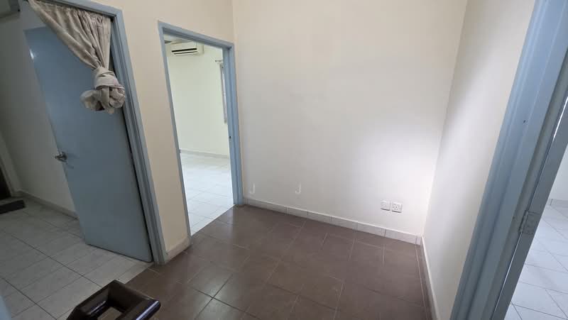 2-storey Terraced House for Sale in Kota Kemuning (Shah Alam) - J J - Interior - PropertyGuru.com.my