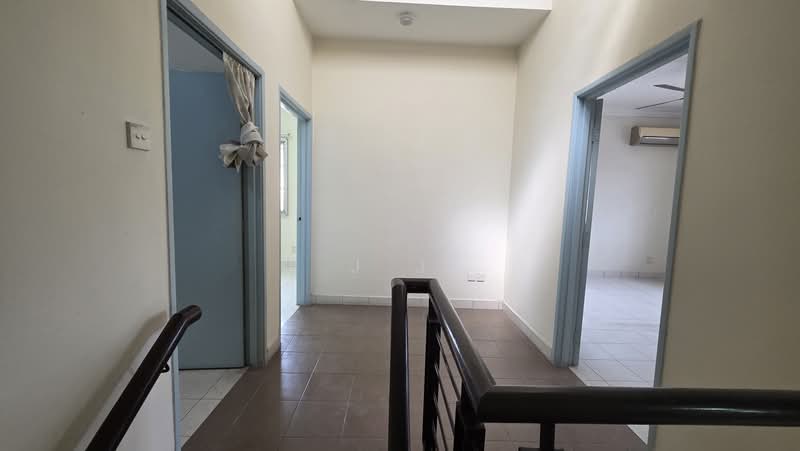 2-storey Terraced House for Sale in Kota Kemuning (Shah Alam) - J J - Corridor - PropertyGuru.com.my