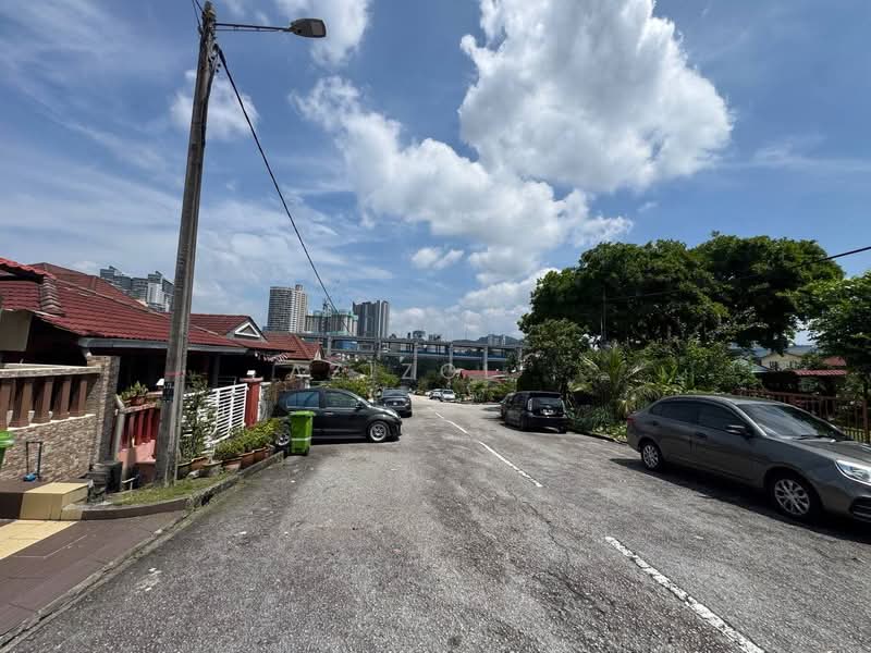 Rumah Teres 1 Tingkat untuk Dijual di Taman Bukit Cheras (Cheras) - Azizol . - Exterior - PropertyGuru.com.my