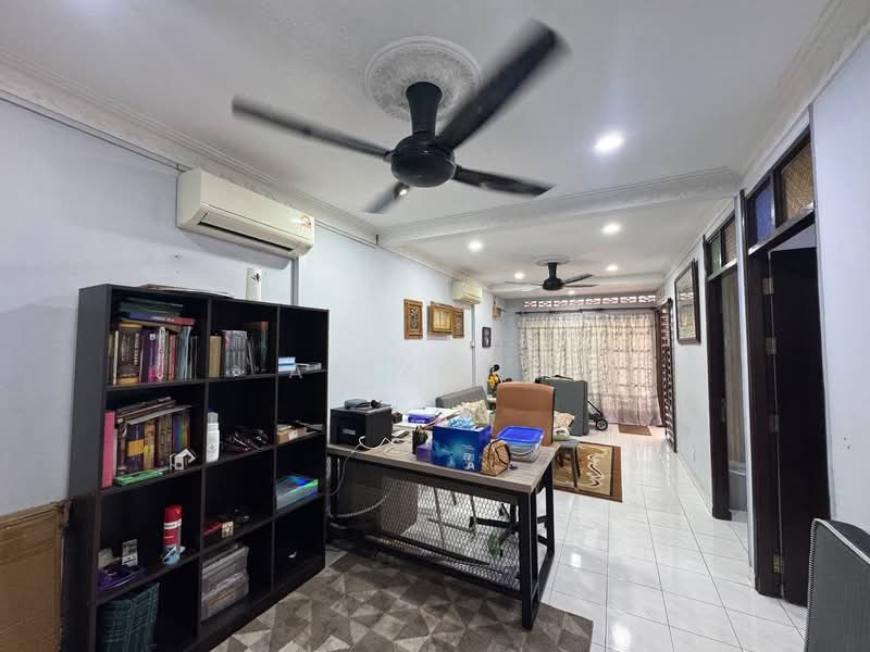 Rumah Teres 1 Tingkat untuk Dijual di Taman Bukit Cheras (Cheras) - Azizol . - Living Room - PropertyGuru.com.my