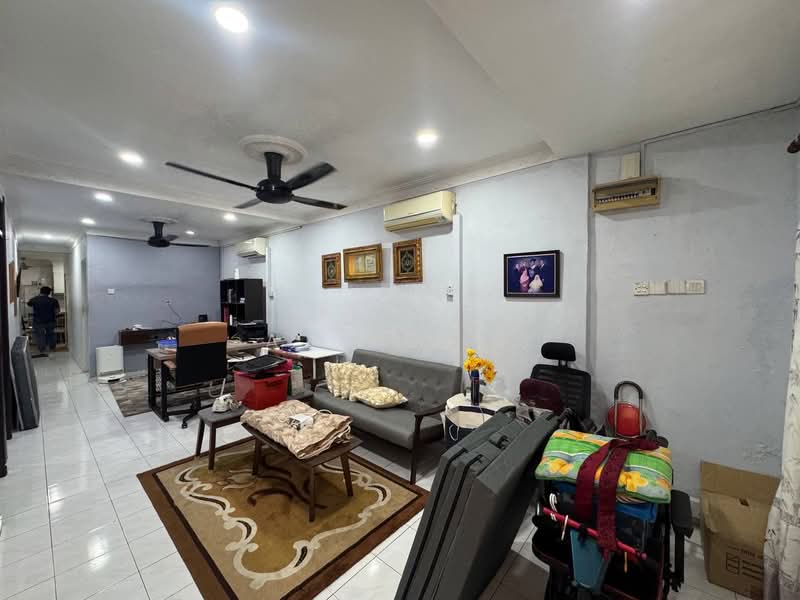 Rumah Teres 1 Tingkat untuk Dijual di Taman Bukit Cheras (Cheras) - Azizol . - Living Room - PropertyGuru.com.my