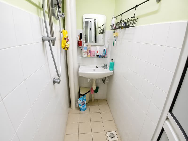 Apartment for Sale at Pangsapuri Sri Tanjung - KH Khoo - Bathroom - PropertyGuru.com.my