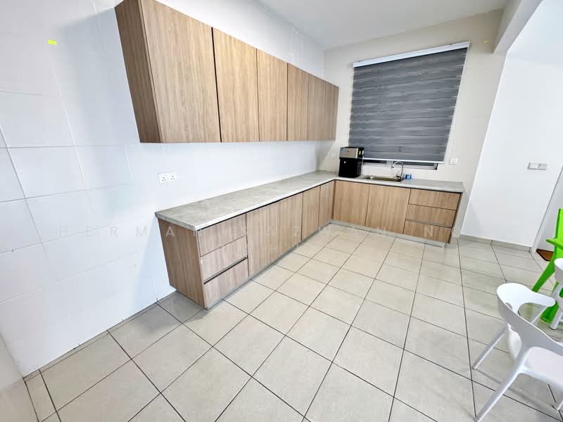 Condominium for Sale at Residensi Adelia 2 - Herman Sazwan Nor Rahim - Kitchen - PropertyGuru.com.my