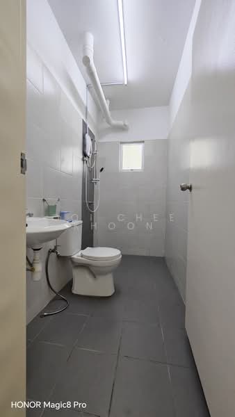 Pangsapuri untuk Dijual di Residensi Pauh Permai - Ooi Chee Khoon - Bathroom - PropertyGuru.com.my
