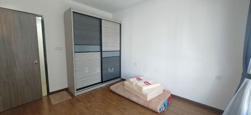 Kediaman Servis untuk Dijual di Country Garden Central Park - Sam Tan - Bedroom - PropertyGuru.com.my