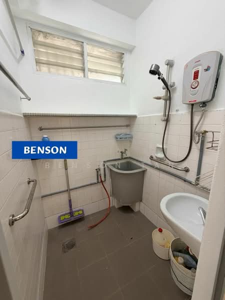 Pangsapuri untuk Disewa di Desa Permata Pearl Block 9 - Benson Tan - Bathroom - PropertyGuru.com.my