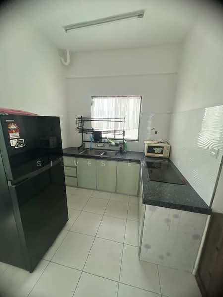 Kondominium untuk Disewa di The Golden Triangle Condominium - Silvester Ti - Kitchen - PropertyGuru.com.my